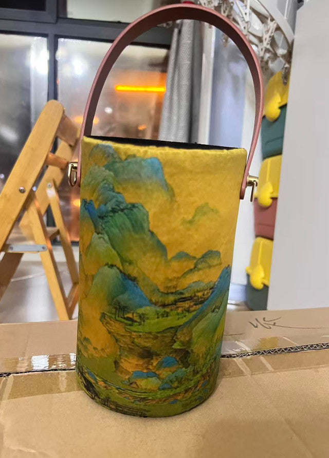 Your Private Horizon: A Bag Rooted in Earth