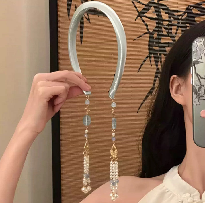 Elegance Without Effort – Tassel Faux‑Earring Headban